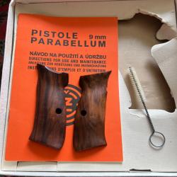 CZ modèle 75 - Plaquettes en bois et boîte d'origine