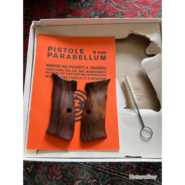 CZ modle 75 - Plaquettes en bois et bote d'origine