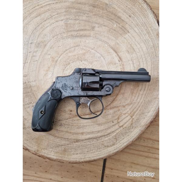 Tres jolie revolver smith wesson usa hammerless 32 sw