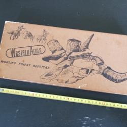 Boite vide pour revolver colt uberti  poudre noire