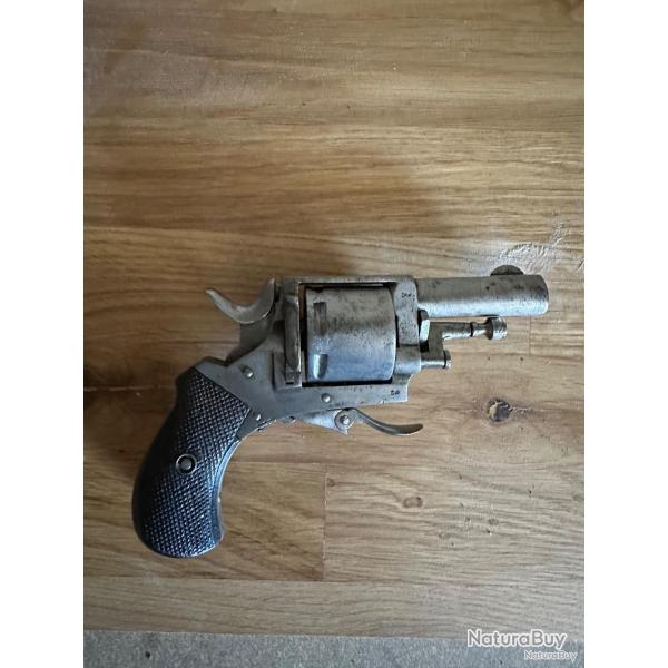 revolver bulldog