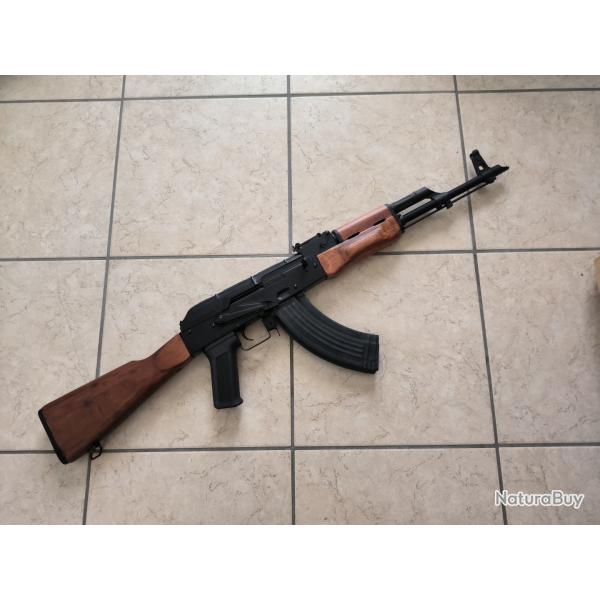Magnifique AKM CYMA neuve