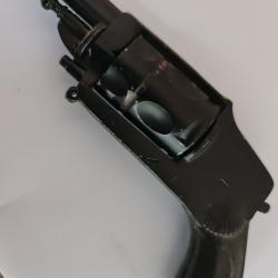 Pistolet 6mm. hammerless