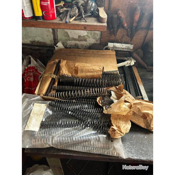 Lot de ressorts pour armes diverses