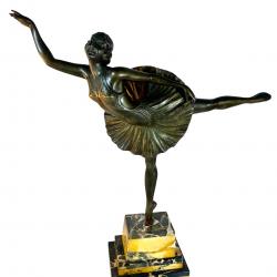 Sculture art déco danseuse en robe plissée par Colinet