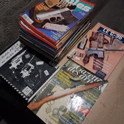 Lot de 30 numéros de la revue CIBLES + divers ouvrages militaria.