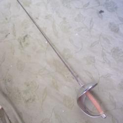 épée  105 cm de long