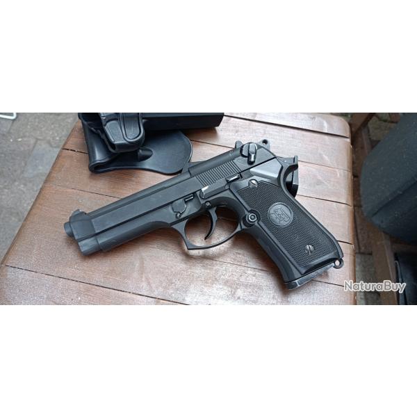 Beretta M92 [+2 chargeurs & Holster]