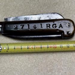 COUTEAU DE GUERRE  ANGLAIS  POUR LA FRANCE  MATRICULÉ" R G A"  W W 1 /  W W 2