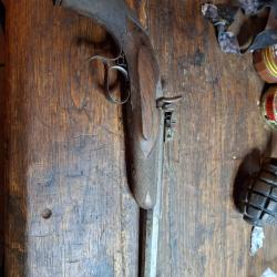 Ancien pistolet a percussion centrale