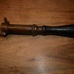 Lissoir à main ancien calibre 16 à broche corps en laiton