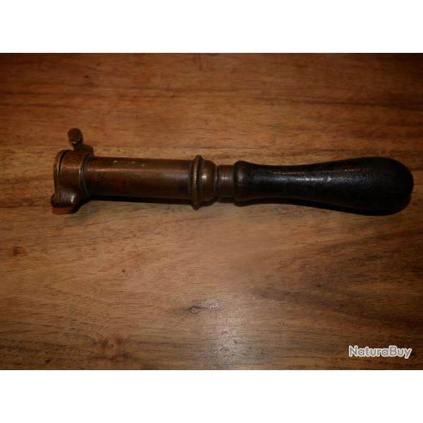 Lissoir  main ancien calibre 16  broche corps en laiton