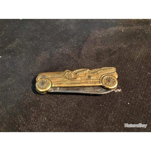 PETIT COUTEAU MANCHE EN FORME DE VOITURE