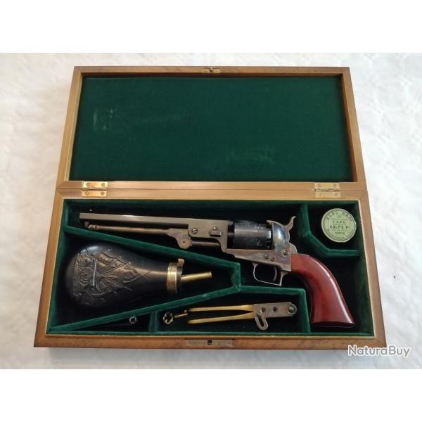 Revolver Colt Navy 1851 Seconde Gnration 1971 en coffret avec accessoires Colt 2em srie de photos