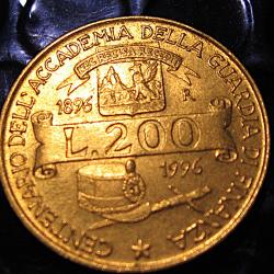Italie piece de 200 Lires commemorative (guardiia finanza) 1996 ttb+