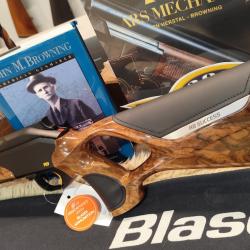 Disponible !!!  Blaser R8 success cuir Noir Grade 7 , calibre 300 win, flûté, tête titane,