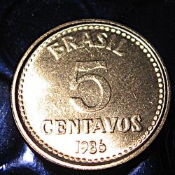 Bresil piece de 5 centavos 1986  superbe