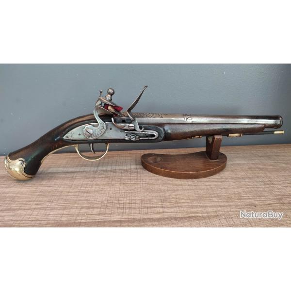 Pistolet  silex avec reste de marquage Brander Potts London et diffrents poinons pour dcoration