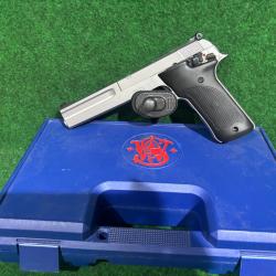 Pistolet Smith et Wesson mod 2206 cal 22 lr