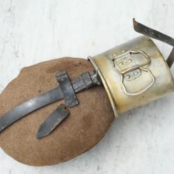 WEHRMACHT - FELDFLASCHE mit Trinkbecher - gourde allemande + quart  NORMANDIE  1944 SSLO22GRD001