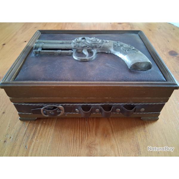 Joli petit coffret ancien