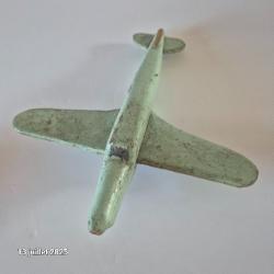 Petit avion miniature en bois plein , ancien, et français