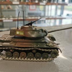 Char blindé général patton m47  1/50eme Solido parfait état complet sans boîte.