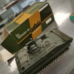 Char  AMX 10P 44 du 3.78.avec boîte. parfait état.1/50eme. Solido. Complet