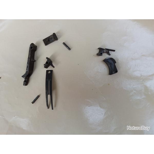 LOT DE PIECES DETACHEES POUR BROWNING 6.35