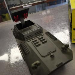 Solido n225 lance rocketts BTR 40 EN MÉTAL AVEC BOÎTE ORIGINE. complet avec antenne.