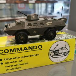 Solido n224 véhicule blindé amphybie commando. Complet en métal avec boîte et antennes.