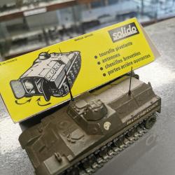 Solido AMX 13 V. T. T réf 227 bis complet avec antennes et boîte d'origine. En métal.
