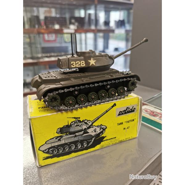 Solido char patton M47 complet avec bote et antenne. En mtal.