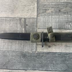 Baïonnette complète pour Uzi