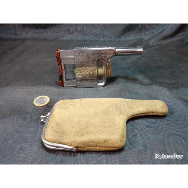 Pistolet Gaulois n2 cal.8mm Manufacture d'armes et de cycles de Saint Etienne avec son tui
