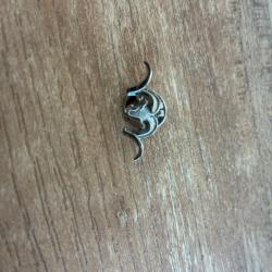 Pin's blaser