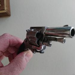 vends beau revolver bulldog  de luxe en cal 320  poudre noir prix en baisse