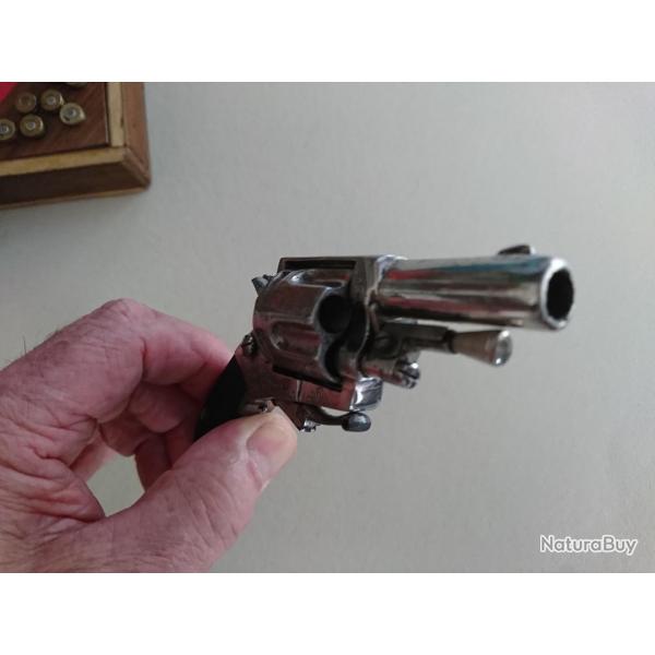 vends beau revolver bulldog  de luxe en cal 320  poudre noir prix en baisse