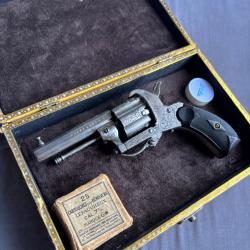 Magnifique revolver 7mm à broche