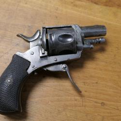 revolver BULlDOG   CAL 320 mise a prix 1 euros sans prix de réserve