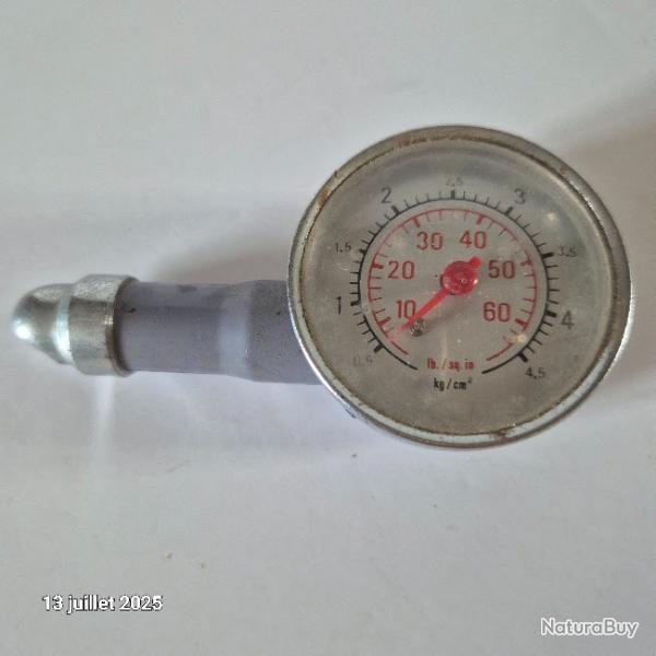 Testeur ou manomtre de pression portatif pour pneus jusqu' 4,5 bars  ou appareil sous pression