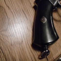 Revolver à broche calibre 12mm + munition neuve