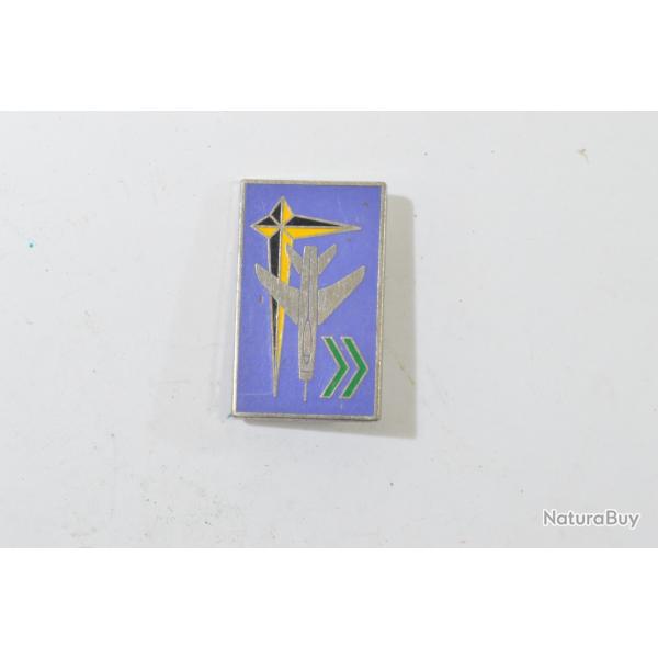 Insigne Base Arienne 136, TOUL, A875 fond violet gris, pingle sertie