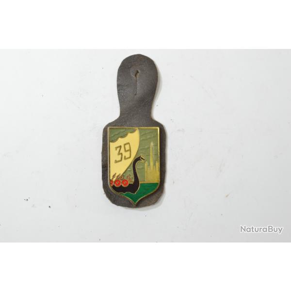 Insigne 39e Rgiment d'Infanterie 39 RI, DELSART G1947, ciel gris, pingle rivete