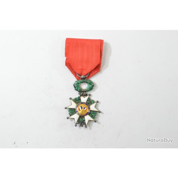 Mdaille de chevalier de la Lgion d'Honneur, argent. Petits manques d'mail.