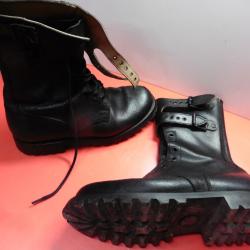 Lot 11 - paire de rangers cuir noir de stock - modèle 54 - taille 43 - Armée Française
