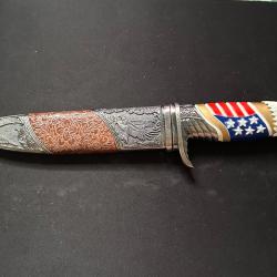 Couteau de chasse AIGLE avec SOCLE