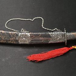 Dague chinoise traditionnelle avec socle