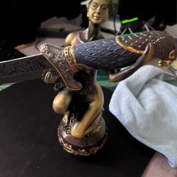 Couteau AIGLE lame GRAVÉE avec support FEMME NUE