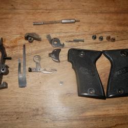 Lot de pièces de pistolet MAB C en 7.65mm